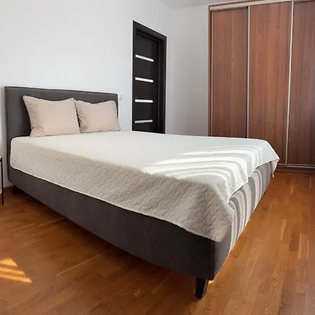 Triju Miegamuju Namas Palangoje, Monciskes Villa